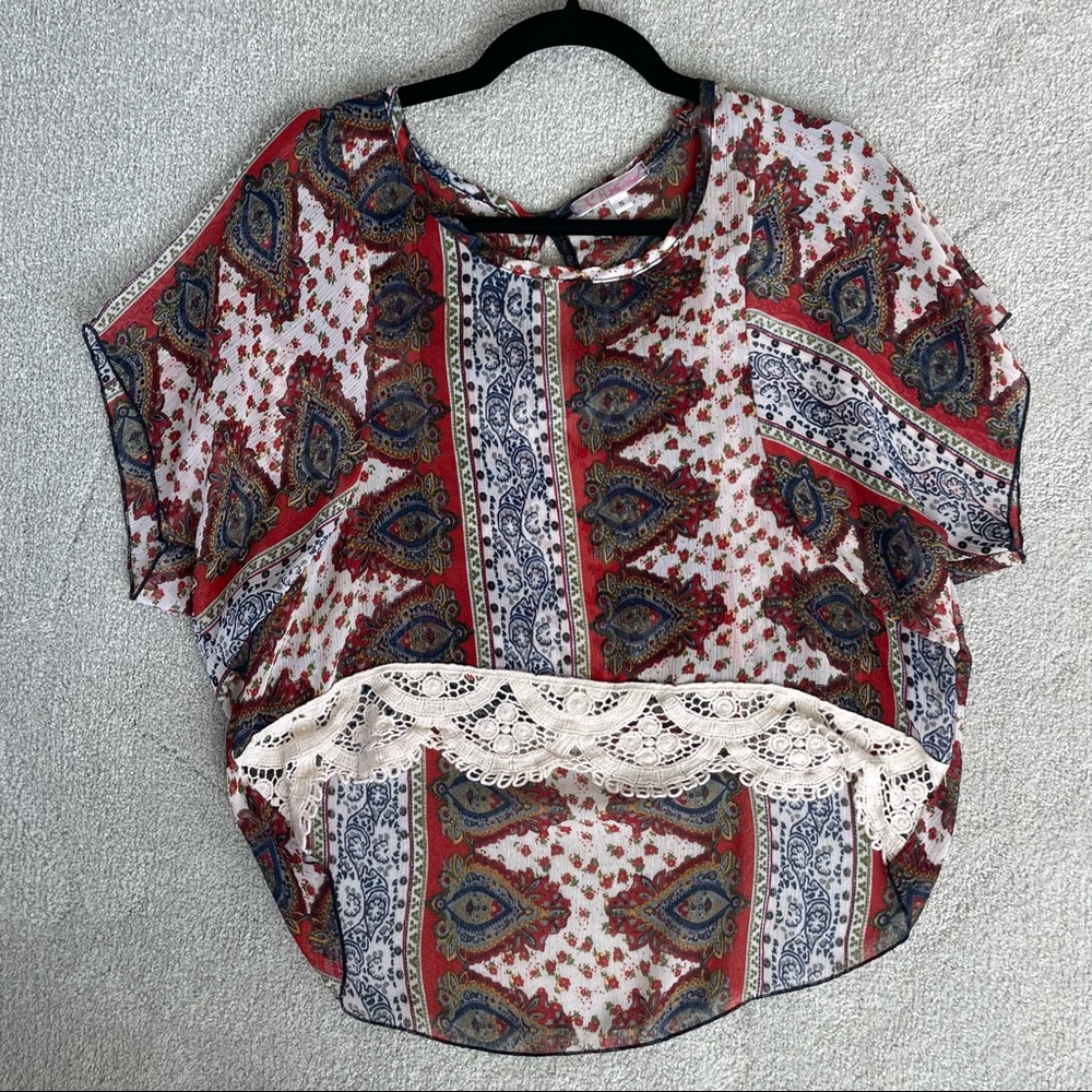 Crop top. High low. Size S